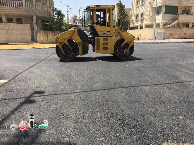 فيديو : تعبيد واتمام عماير ابو سعده بحضور رئيس البلدية المحامي عادل بدير .. والاهالي هذا سفيون دار ابو سعدة 